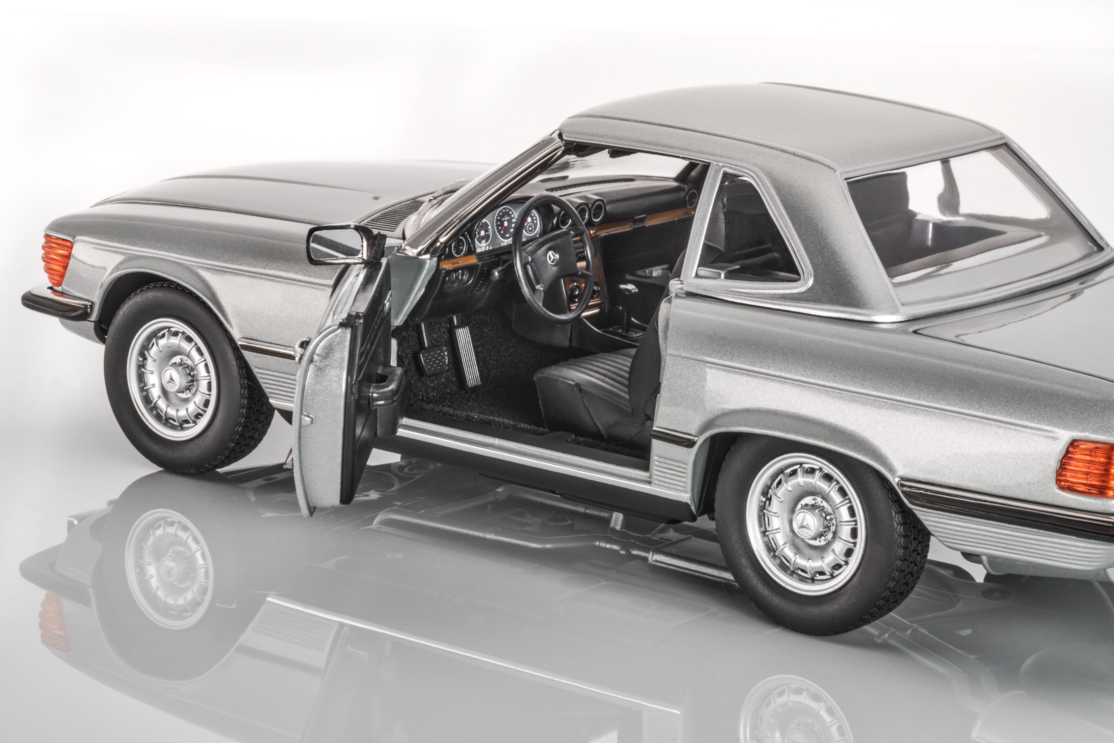 450 SL R107 (1985-1989) - Norev, 1:18