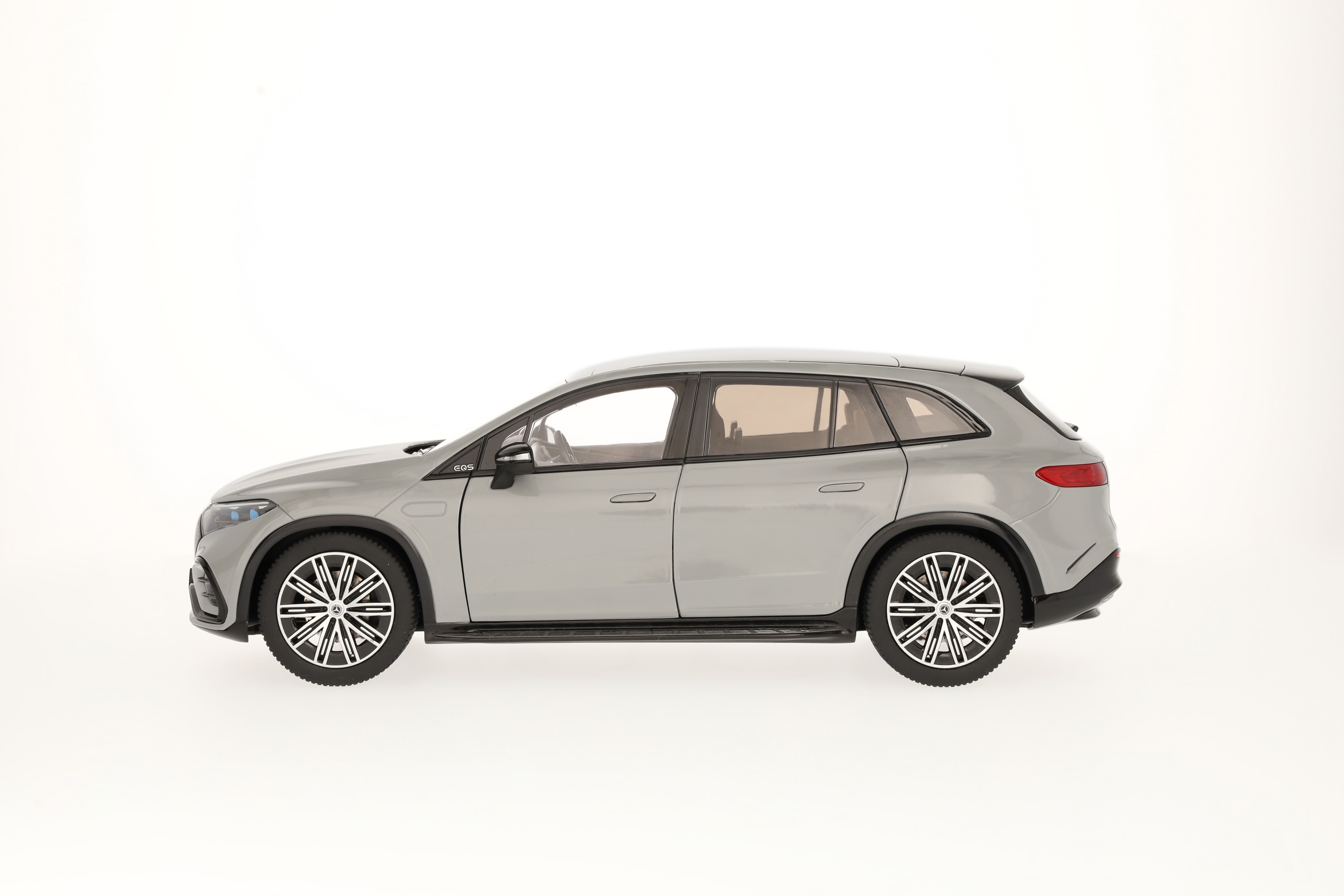 EQS SUV, AMG Line, X296 - MANUFAKTUR alpingrau uni, NZG, 1:18