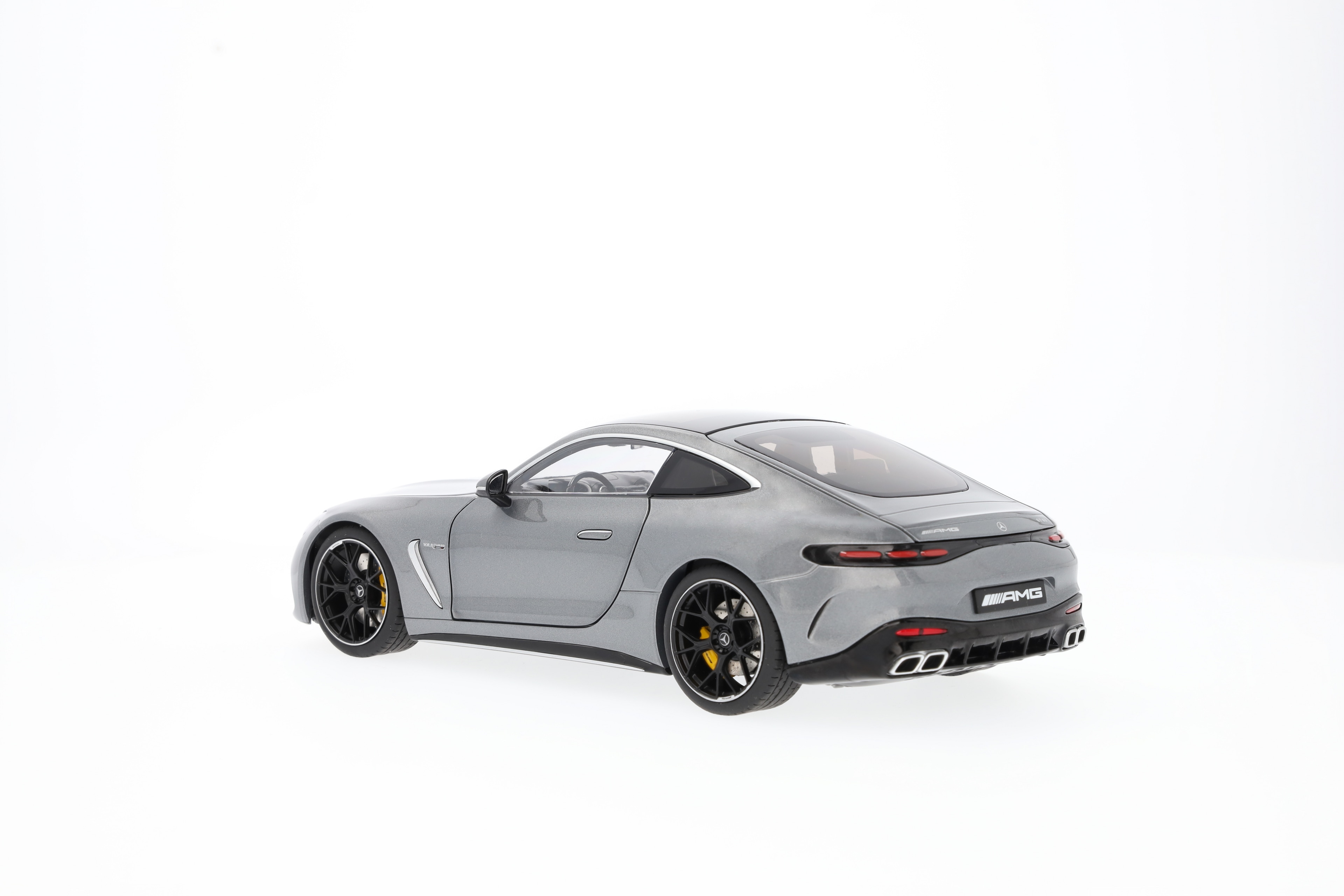 Mercedes-AMG GT 63, C192 - selenite grey, NZG, 1:18
