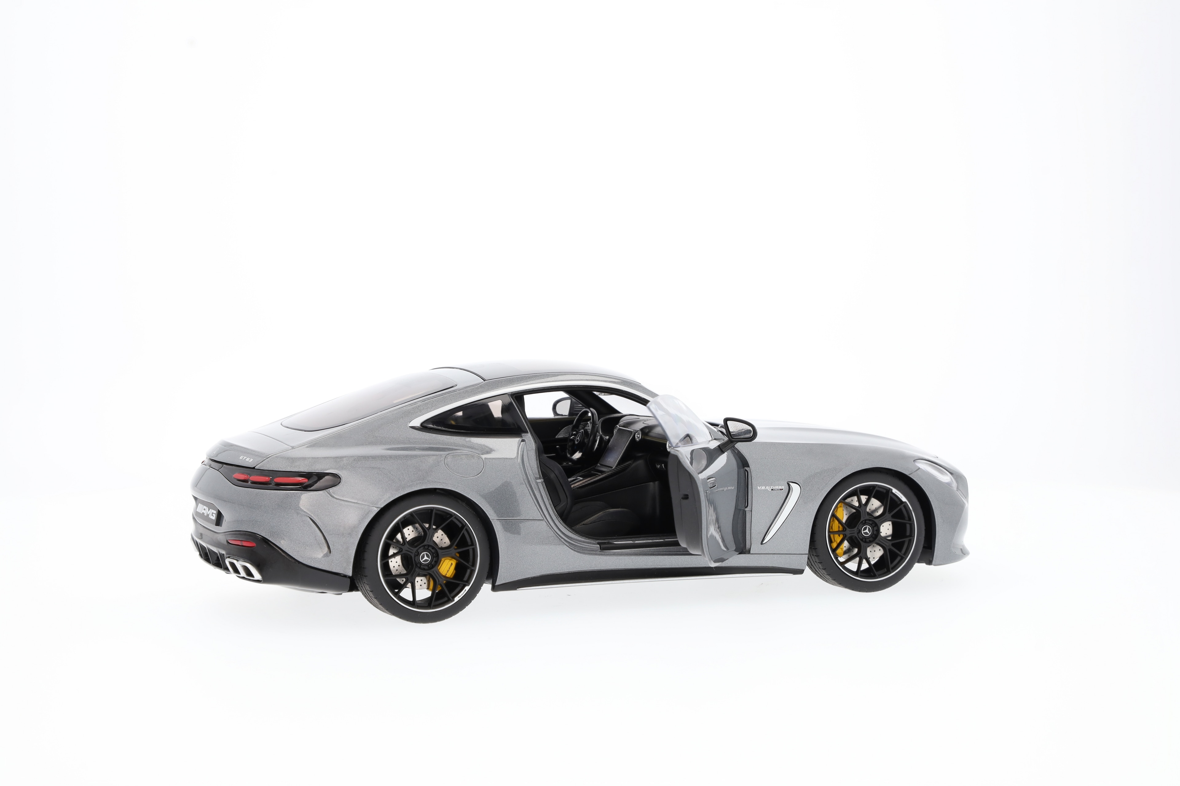 Mercdes-AMG 63 C192 1:18