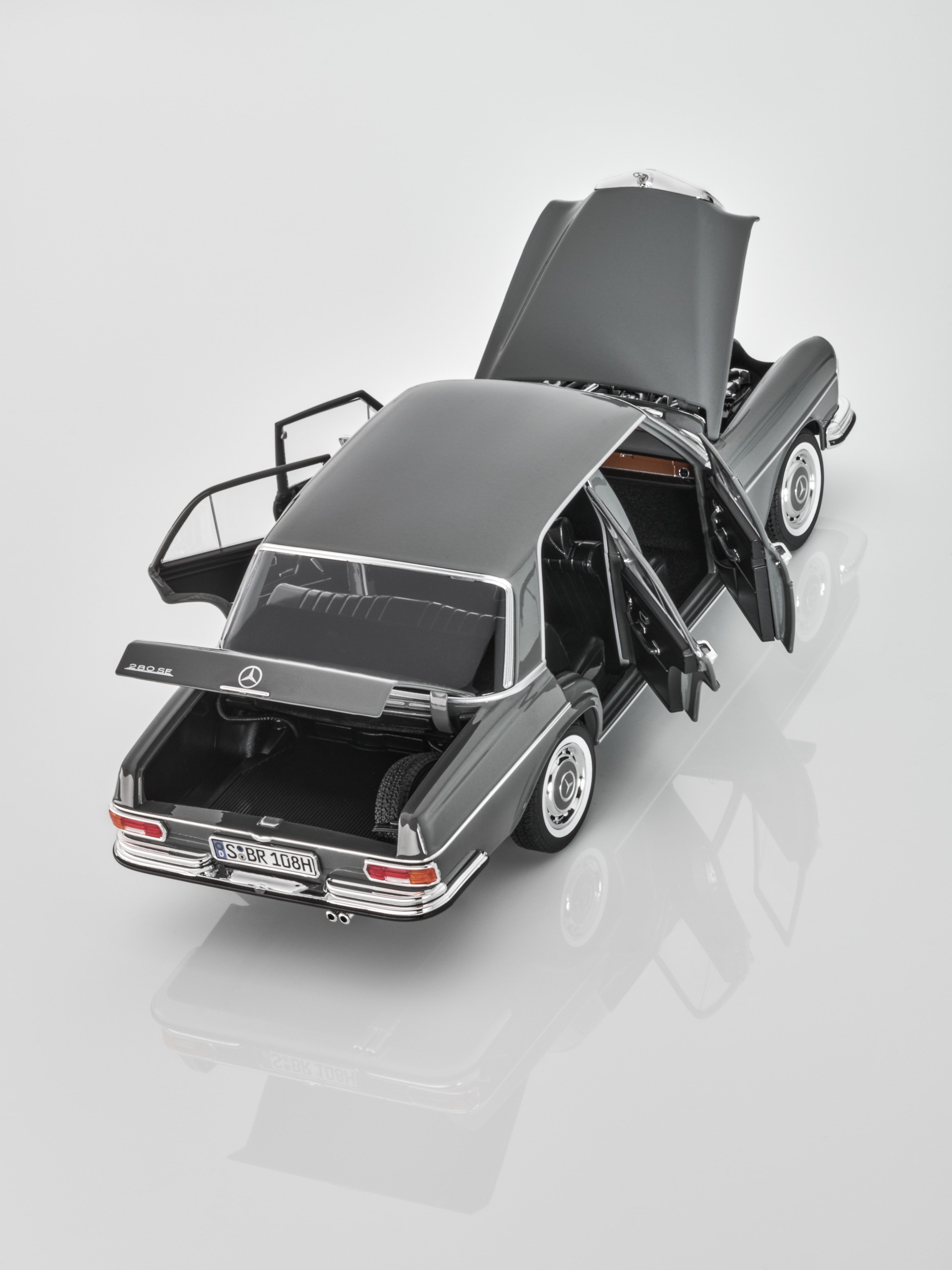 280 SE W 108 (1968–1972) - Norev, 1:18