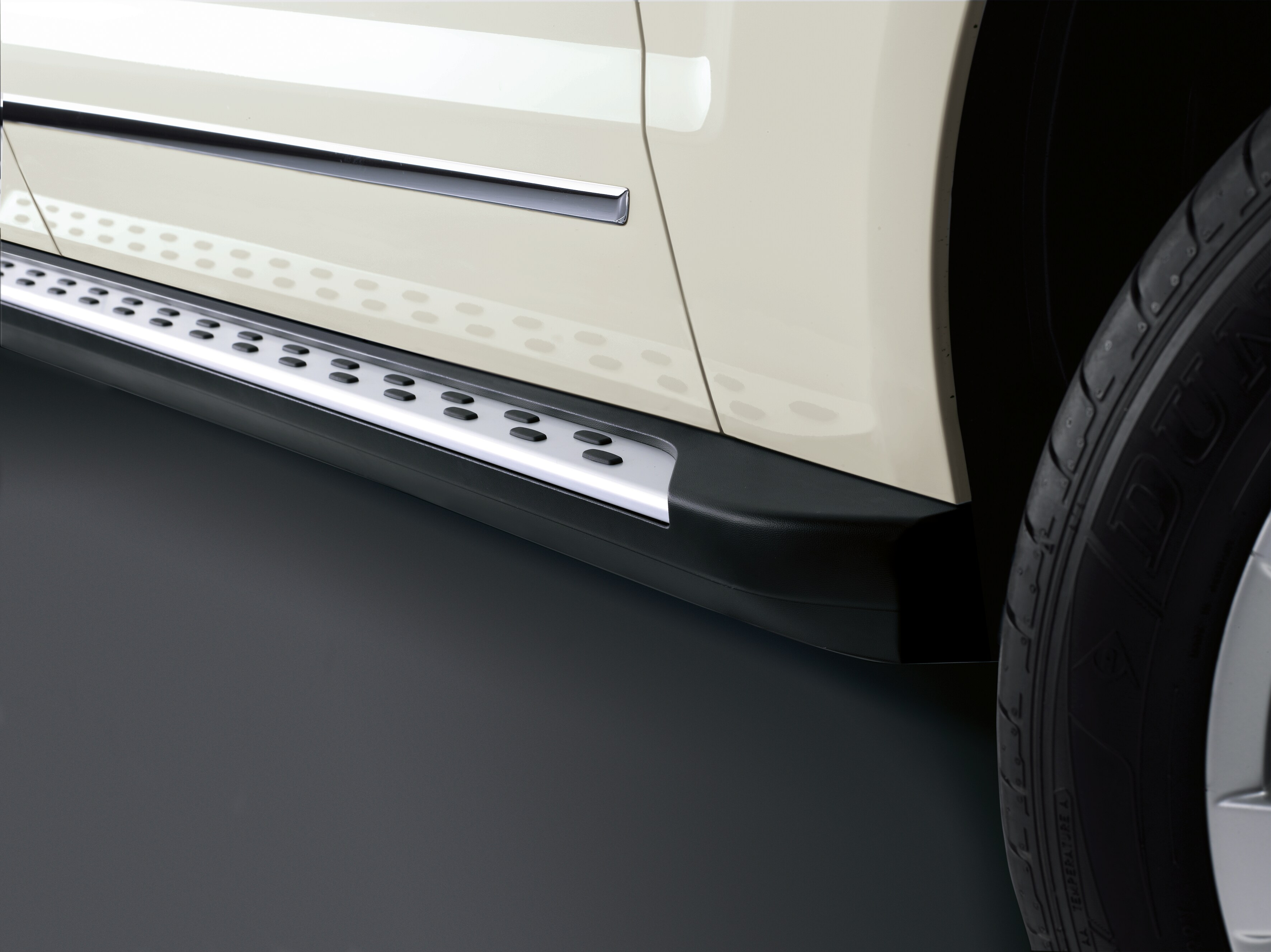 Running boards - Plastic, black / silver-coloured