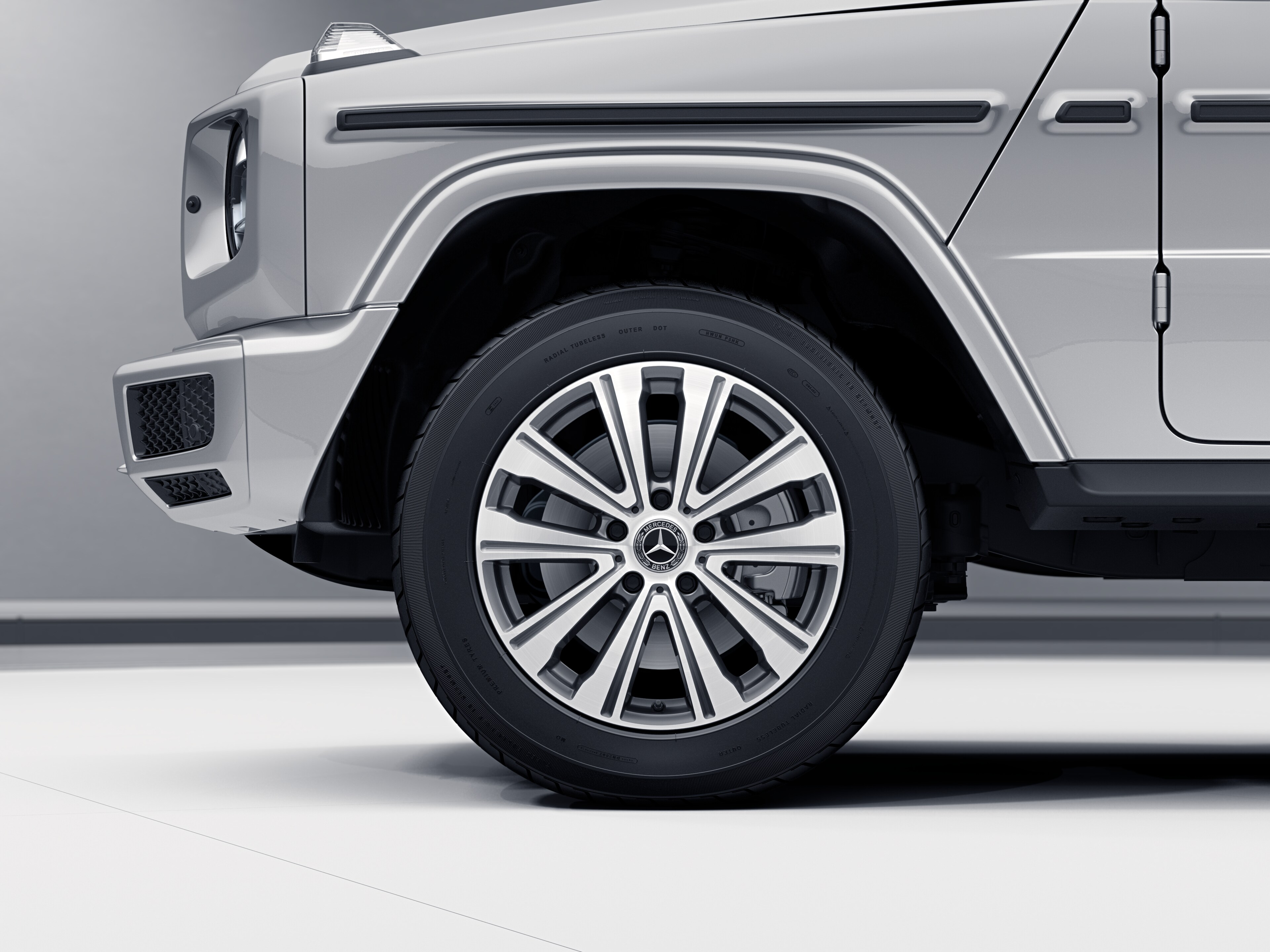 5-spoke wheel - 8,5 J x 19 ET 52, grey, polished